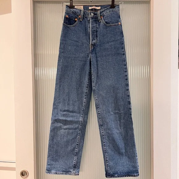 Levi's Ribcage Jeans - Picture 2 of 9